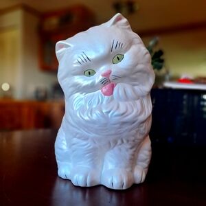 Amazing Vintage Ceramic  Persian cat stamped 1976